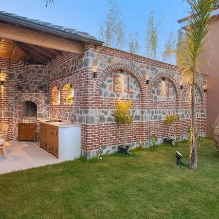 Luxury And Special Design In Hisaroenue Center -villa Bling Premium Villa