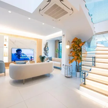 Luxury And Special Design In Hisaroenue Center -villa Bling Premium *