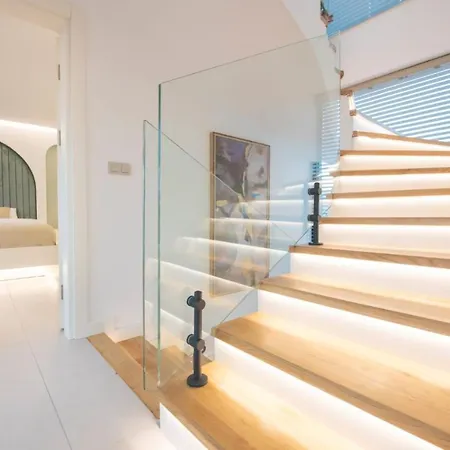 Luxury And Special Design In Hisaroenue Center -villa Bling Premium Villa